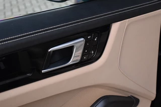 Porsche Cayenne 3.0 E-Hybrid Sport Chrono  | Pano | Trekhaak | 360 Camera | Bose | Stuurverwarming | Luchtvering | Orig. NL | / 27