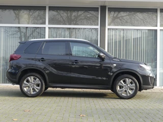 Suzuki Vitara 1.4 Boosterjet Smart Hybrid Select Nieuwe auto! € 1.850,- korting. 10 jAAR GARANTIE! Apple Carpl/Andr Auto, Cruise & Climate Control, Camera / 2