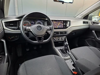 Volkswagen Polo 1.0 TSI Comfortline * Navigatiesysteem * 37.000KM! * Cruise control * LM Velgen * / 4
