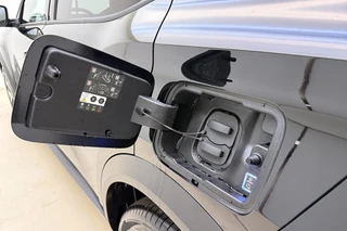 Opel Frontera Electric GS 44 kWh | Navigtatie | 8 Jaar speciale garantie | Stoel & Stuurverwarming | Camera | Dakrails | Extra getint glas | Cruise control | DAB Radio / 17