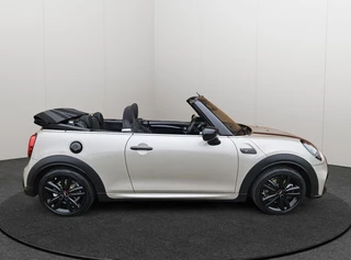 Mini Cabrio 2.0 John Cooper Works S Cabrio | Automaat | Sportstoelen | Carplay/Android Auto | Cruise Control / 8