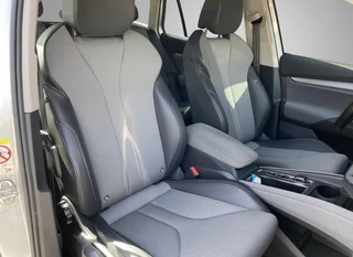 Škoda Enyaq iV 60 | 1e eigenaar | dealer onderhouden | navigatie | camera | sfeerverlichting | apple carplay | SOH 92% / 19