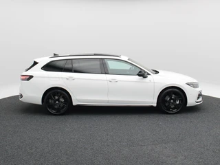 Volkswagen Passat Variant 1.5 eHybrid 272 Pk R-Line | Black Style | Stoel/Stuurverwarming | Panoramadak | 360 Camera | Head Up | Memory | Trekhaak | 19 Inch | 155 Km !! / 8