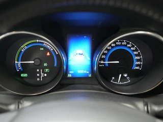 Toyota Auris 1.8 Hybrid Aspiration / 5