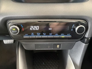 Toyota Yaris 1 .5 Hybrid Dynamic 5-drs. CAMERA/KEYLESS/NAVI/CARPLAY/16INCH / 7