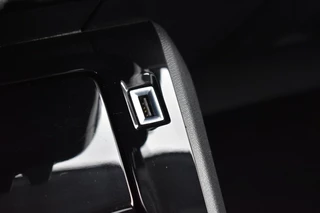 Peugeot 208 1.2 PURETECH ALLURE NAVI + APP CONNECT / ECC / PDC / LED PAKKET / 31
