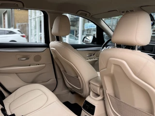 BMW 2 Serie Active Tourer 218d Active Tourer Essential I Automaat I Navigatie I Trekhaak / 24