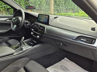 BMW 5-serie Touring 530e M Sport LED CarPlay Elek. Stoelen 100% dealer onderhouden 530e Business Edition Plus / 41