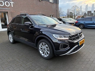 Volkswagen T-Roc 1.5 TSI 150PK AUTOMAAT! KEYLESS/LED/ADAP.CRUISE/CARPLAY / 7