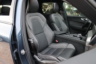 Volvo XC60 T6 AWD Ultra Black Edition Trekhaak Pano 360 Head up 21'' / 19