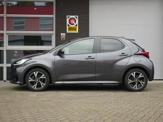 Toyota Yaris 1.5 Hybrid Dynamic Dealer onderhouden| ACC / 2