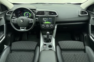 Renault Kadjar 1.3 TCe Intens | Apple carplay/Android auto | Trekhaak | Cruise control | Climate control | Achteruitrijcamera | Panoramadak | Lichtmetalen velgen 19'' | Stoelverwarming | / 19
