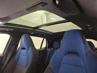 Lynk & Co 01 1.5 PHEV 262PK Adapt.Cruise 360° Cam Carplay Zwarte Hemel Plug-in Stoelverw Vol opties! / 13