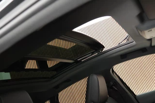 Audi Q4 Sportback e-tron 40 S edition 77 kWh SOH 93% Trekhaak Camera HUD Sonos Panoramadak Stoelverwarming Navigatie S-Line / 46