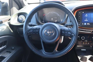 Toyota Aygo X LIMITED JBL-AUDIO STOELVERWARMING KEYLESS PARK-SENSOREN 18"LMV APPLE/ANDROID LED CLIMA CAMERA AD-CRUISE NL-AUTO / 20