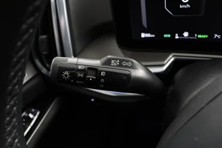 Kia Sorento 1.6 T-GDi Plug-in Hybrid 4WD ExecutiveLine 7p Nieuw en Direct leverbaar! - - Stoel/Stuurverwarming - 1700kg trekgewicht - Apple Carplay - Android Auto - Panorama Dak - - Fabrieksgarantie tot 2033 / 22
