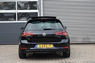 Volkswagen Golf 2.0 TSI 4MOTION R / 1e LAK VOL OPTIES / MAXTON / PANO / DYN / VIRTUAL COCKPIT / 13