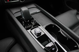 Volvo XC60 2.0 T8 Plug-in hybrid AWD Ultra Dark  | Head-Up | Panoramadak | Leder | H&K | BLIS / 39