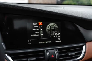 Alfa Romeo Giulia 2.0T Super 200 PK Aut Pano Keyless Half/Leder Xenon 19'' / 22