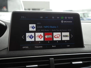 Peugeot 3008 1.2 PureTech Première | Elektrisch bedienbare achterklep | 19 inch velgen | Keyless entry en start | Dealer onderhouden | Navigatie | Zwart Dak | Climate control / 8
