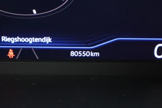 Volkswagen T-Roc 1.5 TSI 150pk DSG Style Trekhaak Camera Stoelverwarming Massage Virtual Cockpit Navigatie / 37