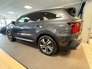 Kia SORENTO 1.6 T-GDI Plug-in Hybrid 4WD ExecutiveLine 7persoons / Panoramadak / 360 camera / head-up /dealer onderhouden / 8