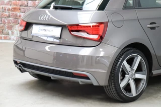 Audi A1 Sportback 1.0 TFSI 96pk Adrenalin 5 deurs  / Navigatie / Bluetooth / S Line Exterieur / Cruise Control / LED Achterlichten / Mistlampen / Lederen Sportstuur / Multifunctioneel Stuurwiel / 17 Inch / 6