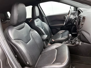 Jeep Compass 4xe 240 Plug-in Hybrid Electric S | Automaat | Cruise control | Navigatie | Camera | Leder / 13