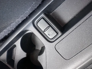Hyundai i10 1.0I Comfort '' Infotainmentsystem - USB - CC - Elektrische ramen '' / 25