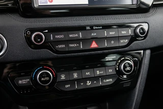Kia e-Niro ExecutiveLine 64 kWh 204PK 100% SOH Leder | JBL Sound | Warmtepomp | Stoelkoeling / 17