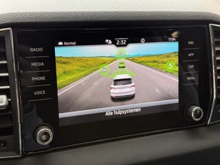 Škoda Karoq 1.5 TSI ACT Business Edition Plus Panoramadak | Camera | Adaptive cruise | Stoelverwarming | Full LED | NL auto | Dealer onderhouden / 35