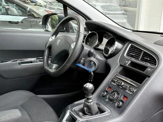 Peugeot 5008 1.2T 130pk Style 7p. | Dealeronderhouden | Trekhaak | Achteruitrijcamera | Panoramadak | Zeer nette staat / 5