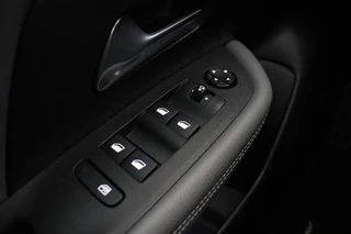 Opel Mokka 1.2 Turbo Elegance 130 PK | Navigatie | Climate control | Lichtmetalen velgen | Camera | Zwart dak | Cruise control / 21