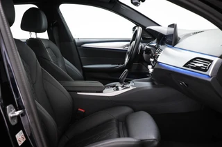 BMW 5-serie Touring 530e xDrive M-Sport | LEDER | STOELVERWARMING | TREKHAAK | 19" / 5