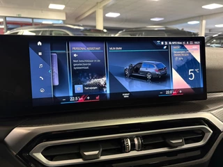 BMW 3-serie Touring 330e xDrive M-pakket facelift / Panorama-dak / head-up / 360 camera / Harman-Kardon / 34