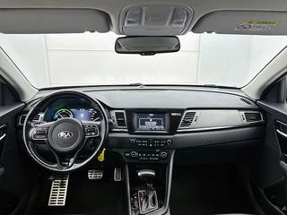 Kia Niro 1.6 GDi PHEV DynamicLine Automaat | Adaptive Cruise | Stoel/Stuurverwarming | CarPlay | Camera | Trekhaak / 6