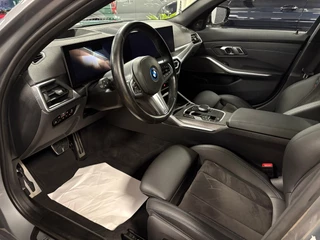 BMW 3-serie Touring 330e xDrive M-pakket facelift / Panorama-dak / head-up / 360 camera / Harman-Kardon / 14