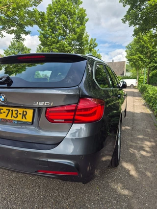 BMW 3-serie Touring M Sport High Ex Panorama A CarPlay Keyless Virtual dash Camera 320i High Executive / 18