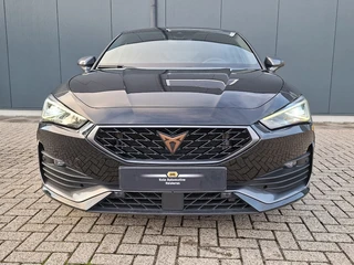Cupra Leon 1.5 eTSI Business Intense AUT.* Navigatiesysteem * Elektrische stoelen met memory * Parkeercamera * / 25