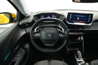Peugeot 208 1.2 PureTech Allure  Panoramadak Navigatie Full-led 24 Maanden garantie* (Vraag naar de voorwaarden) / 7