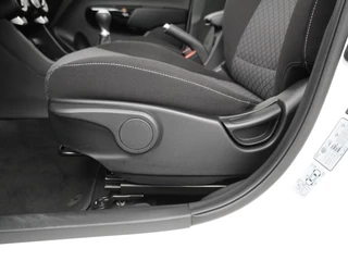 Kia Picanto 1.0 DPI DynamicLine  - Camera - Airco - Radio DAB - AppleCarplay - Android Auto Fabrieksgarantie tot 12-2032 of 150.000km / 20
