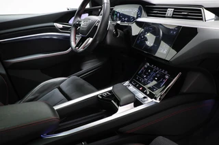 Audi Q8 Sportback e-tron 55 quattro Edition 115 kWh | PANORAMADAK | ACHTERBANKVERWARMING | AMBIENT LIGHTING | HEAD UP | B&O | TREKHAAK | 22" / 4