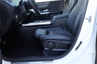 Mercedes-Benz B-Class 200 Luxury Line Panoramadak / Stuurwielverwarming / Stoelverwarming / 49