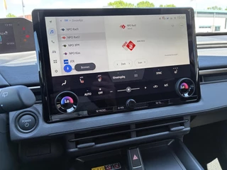 Toyota bZ4X Touring DYNAMIC 75 KWH VOORRAAD VOORDEEL VAN €49.990 VOOR €47.300!!! BLIND-SPOT PARK-SENSOREN STOEL/STUURVERW APPLE/ANDROID 18" LM-VELGEN / 23