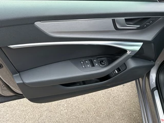 Audi A6 Avant V6 55 TFSI 340pk quattro S-line Panoramadak | Trekhaak | 20 inch | Zwart optiek | Camera | Incl. 1 jaar Bovag garantie / 10