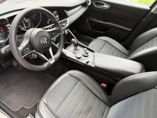 Alfa Romeo Giulia 2.0T Business / 9