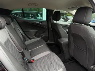 Opel Astra 1.2 Business Edition - NL Auto Cruise Airco Navi Bluetooth / 16