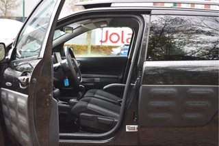 Citroën C4 Cactus 1.2 PureTech Shine Airbump Blackline  | NL-Auto | Nav | Cruise Control | PDC achter | LM-Velgen allweather | NAP | Distributie vervangen / 33