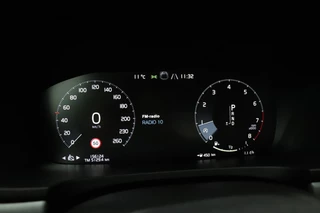 Volvo S90 2.0 T4 Momentum | CAMERA | VIRTUAL COCKPIT | CRUISE | APPLE CARPLAY | / 6