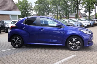 Toyota Yaris 1.5 Hybrid 115 Dynamic STOEL/STUURVERW PARK-SENSOREN KEYLESS LM-VELGEN LED CAMERA PRIVACY-GLASS AD-CRUISE APPLE/ANDROID DAB+ / 17